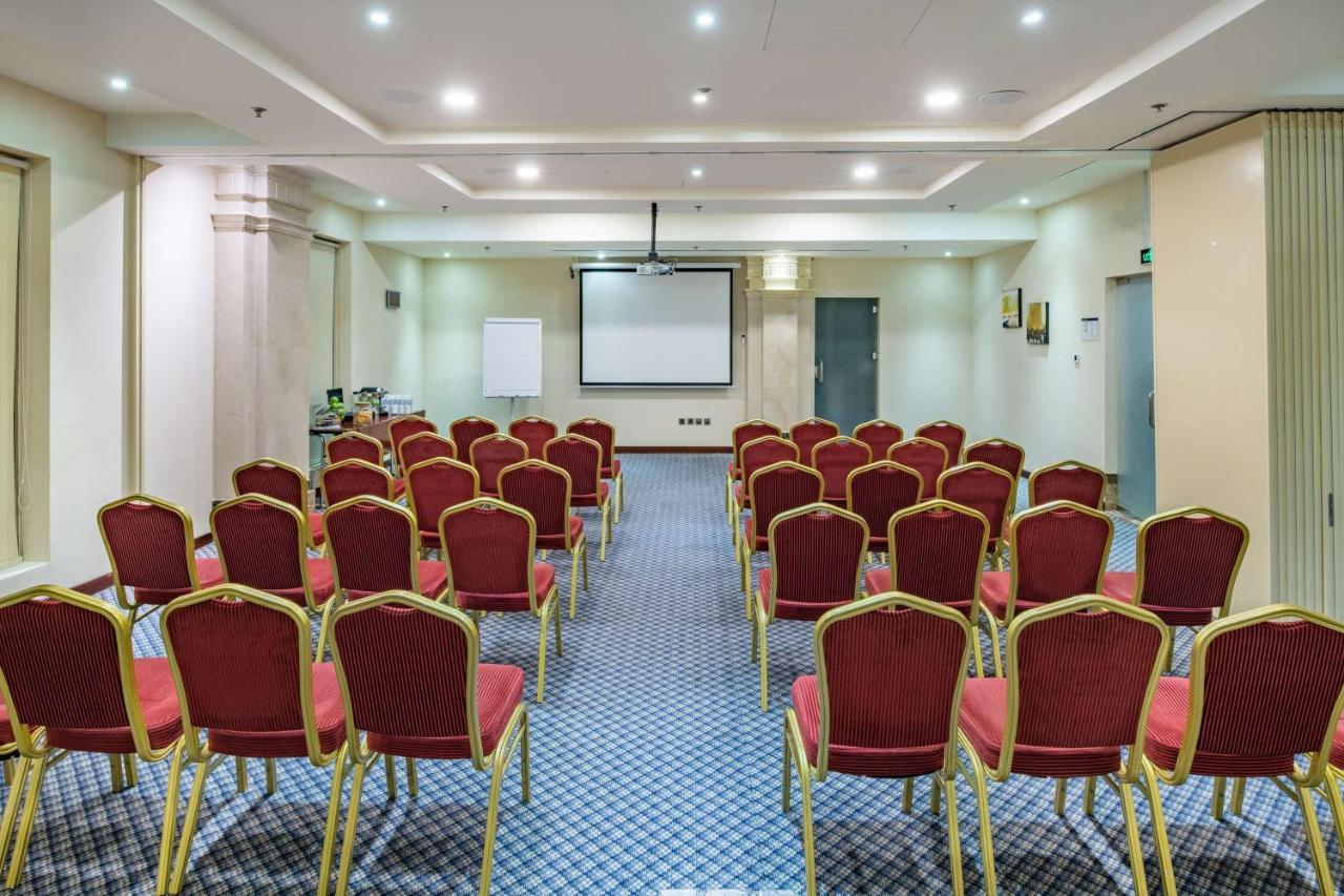 Radisson Blu Hotel, Dhahran Khobar Buitenkant foto