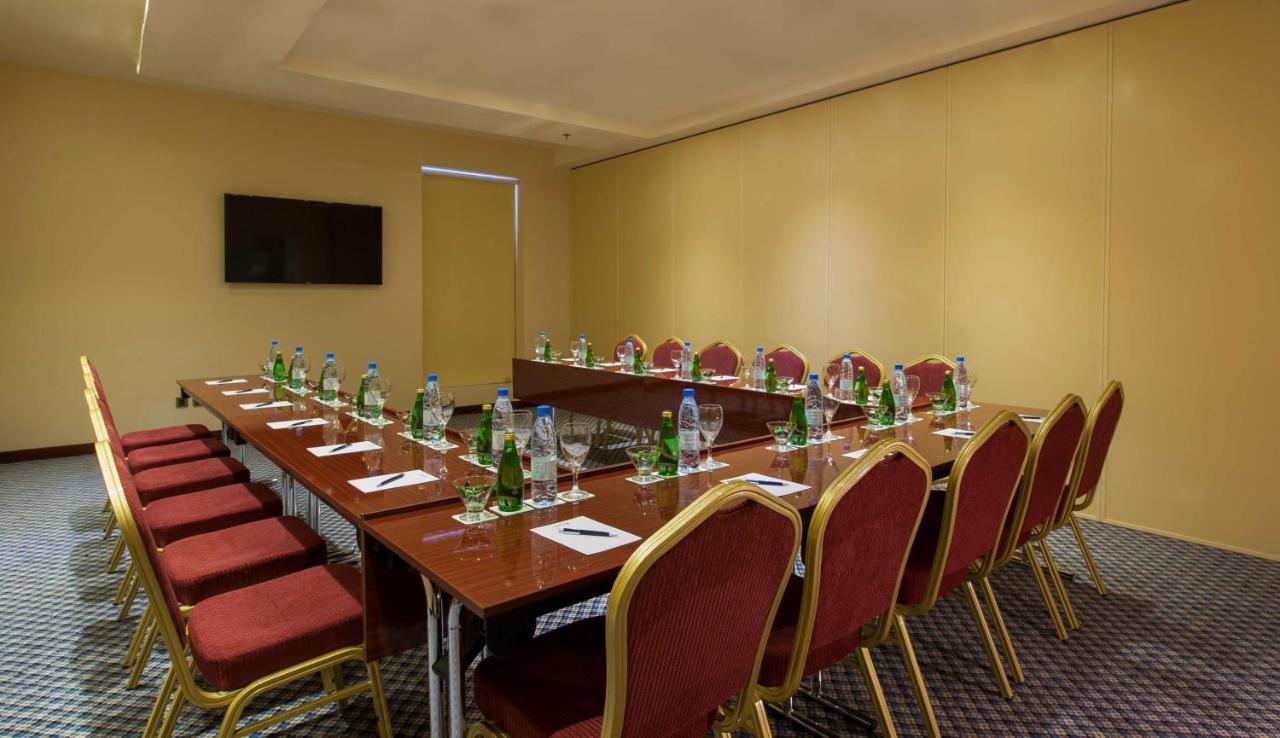 Radisson Blu Hotel, Dhahran Khobar Buitenkant foto